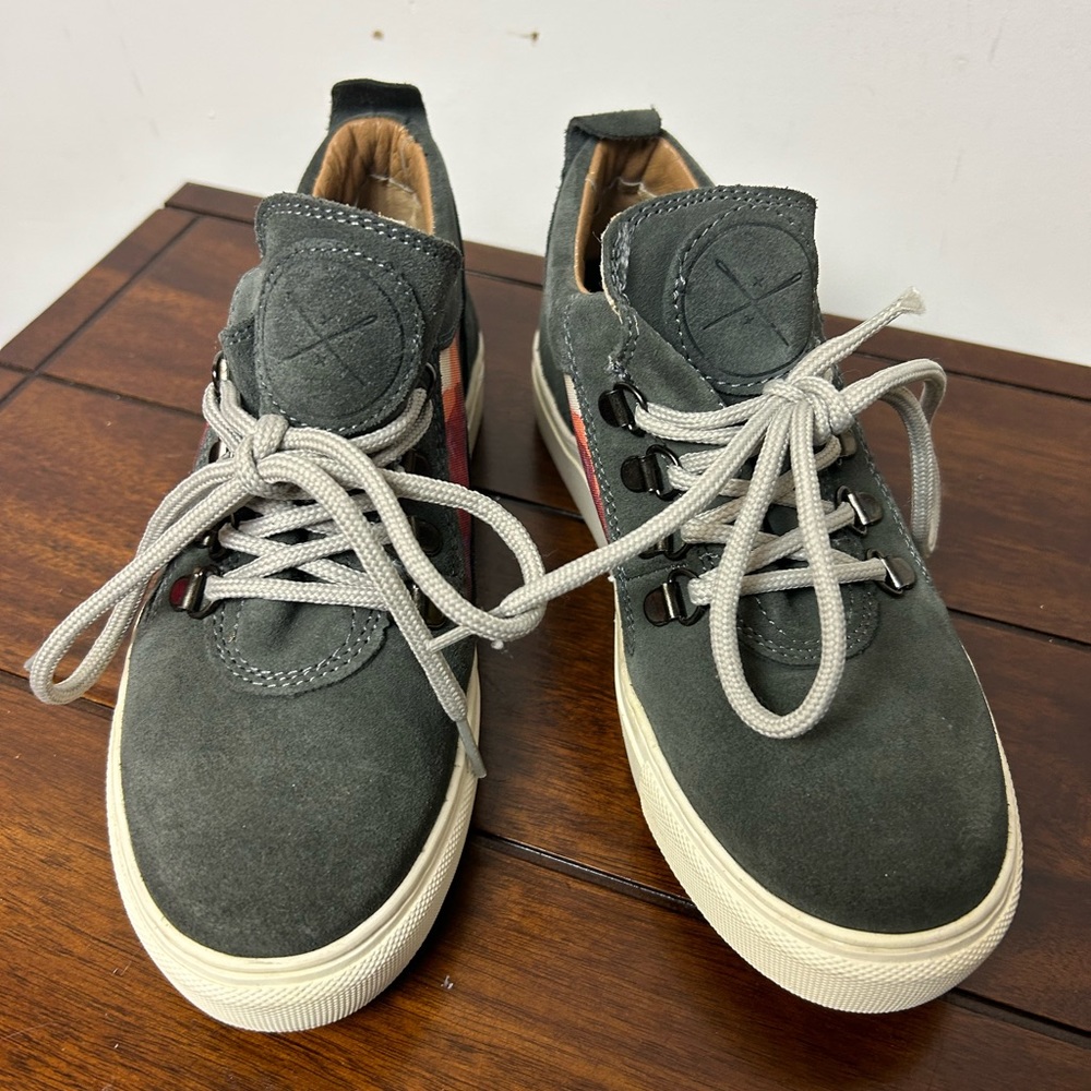 INKKAS SNEAKERS SHOES WOMENS SUEDE GRAY TIE FRONT SIZE 7